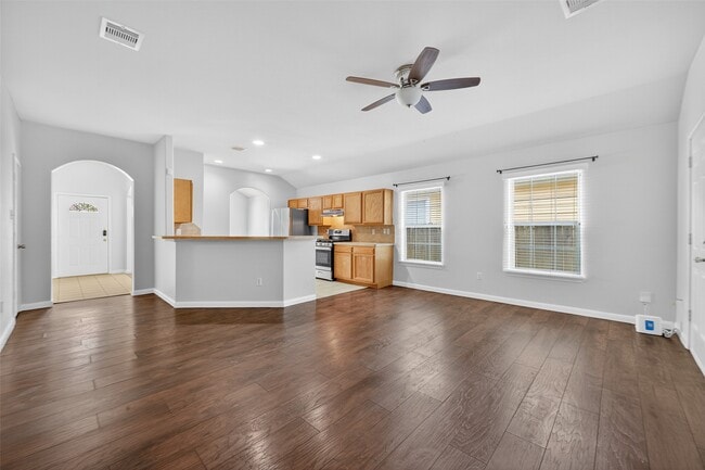 Building Photo - 8002 Colonial Ln