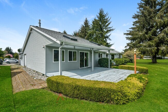 Building Photo - *****COMING SOON***Spacious 3BD/3BA Home in Lacey's Oakmont Neighborhood | Golf Course Views