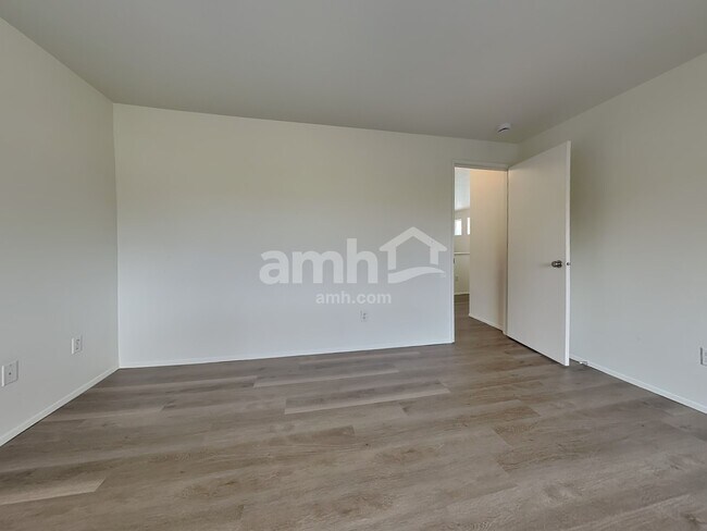 Building Photo - 18631 29th Ave E