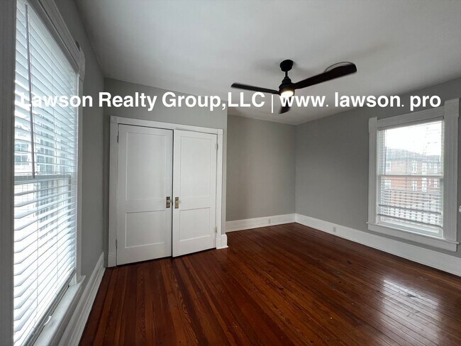 Building Photo - 360 Mountain Ave SW