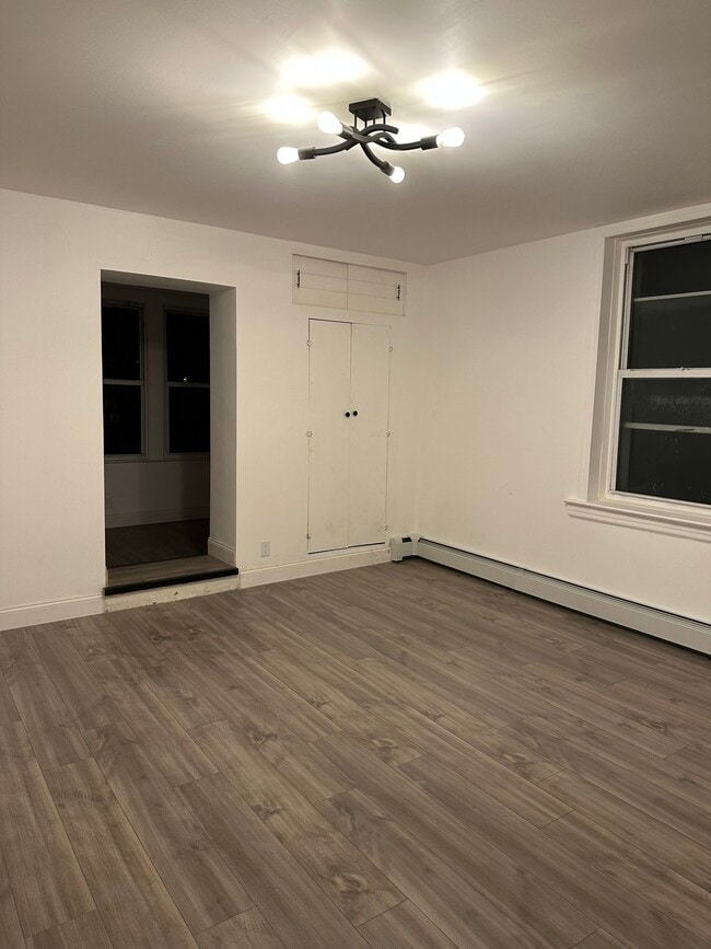 Building Photo - 2571 W 16th St