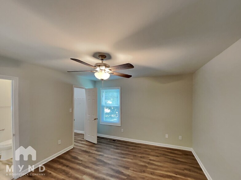 Building Photo - 5406 S New Hope Rd