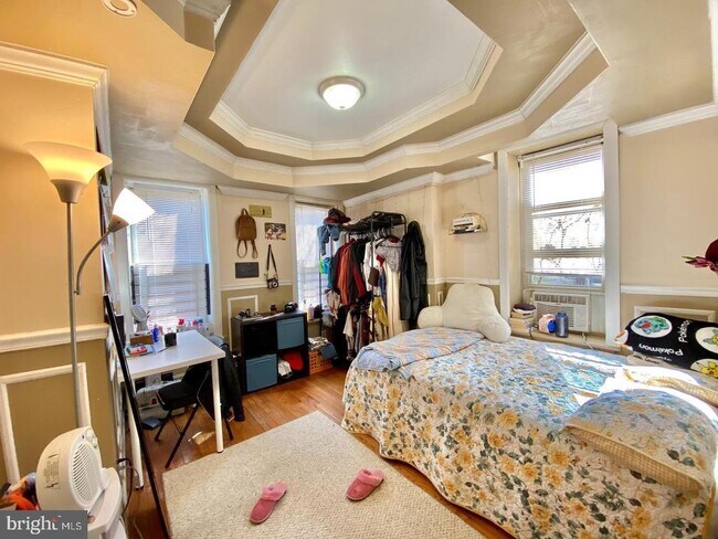 Building Photo - 2021 N Gratz St