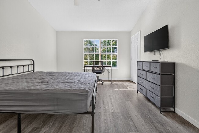 Building Photo - 4214 Plantation Cove Dr