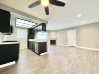 Building Photo - Modern 1BR in Valley Glen w/ Fireplace + Balcony