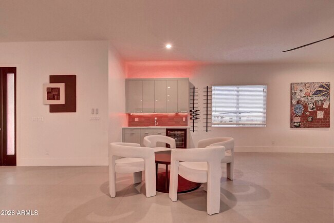 Building Photo - 6401 E Larkspur Dr