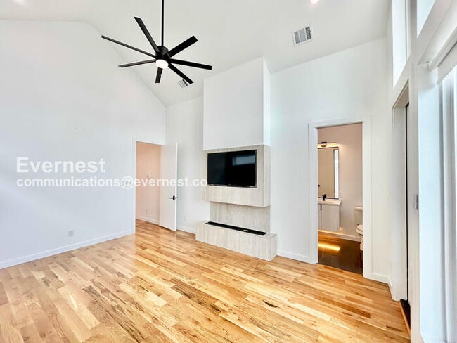 Building Photo - 426 Avenue L Ave