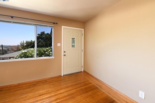 Building Photo - 1672 Terrace Rd