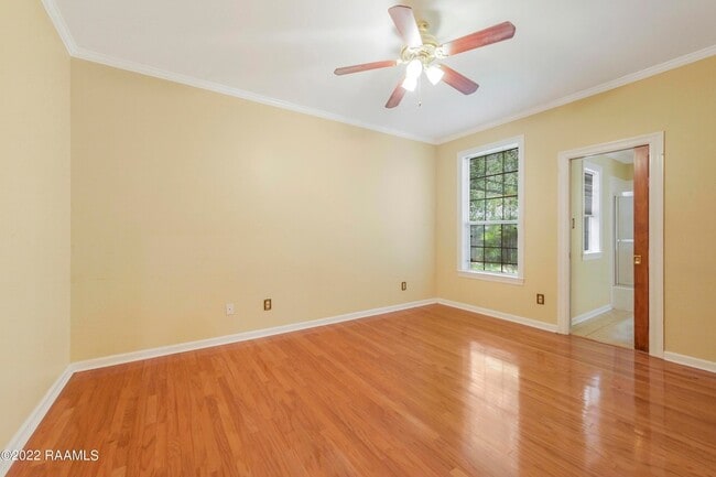 Building Photo - 403 Phoenix Dr