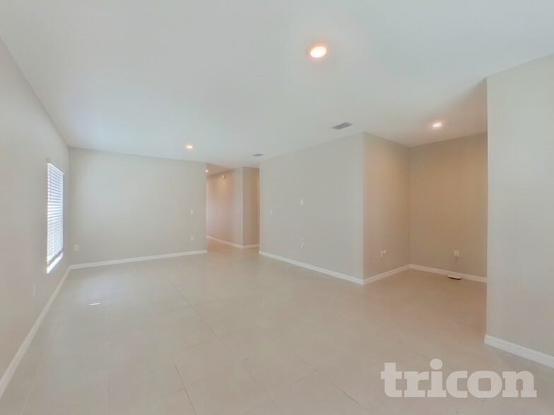 Building Photo - 220 Garnet Ave