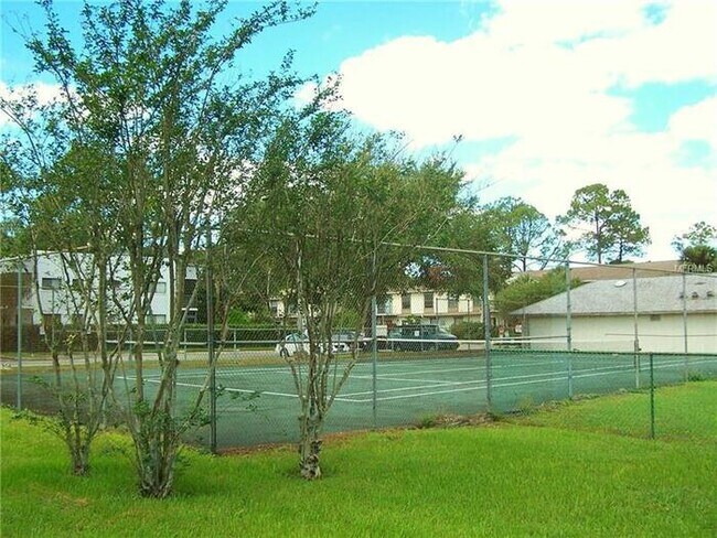 Building Photo - COZY 2 Bedroom/1.5 Bathroom 2nd Floor Condo!!