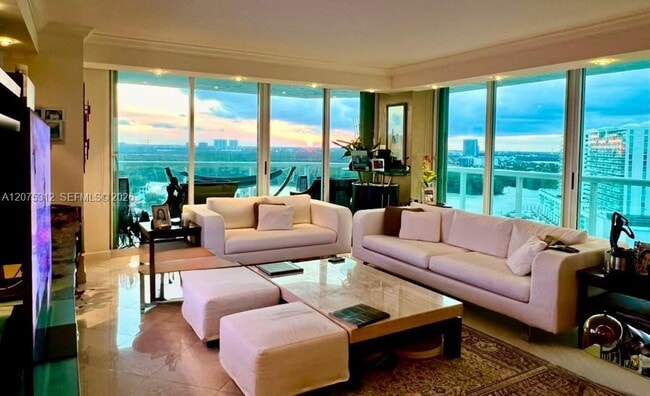 Building Photo - 16500 Collins Ave