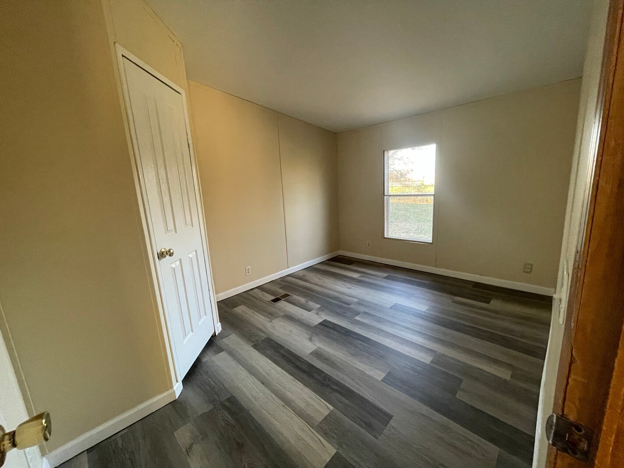 Building Photo - 1350 Pami St