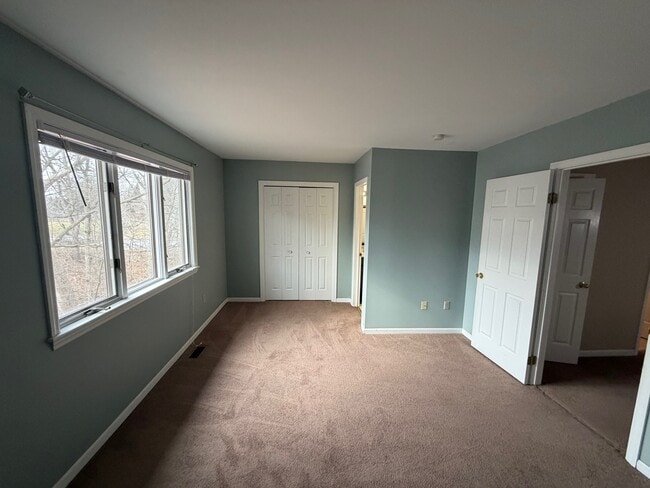 Building Photo - 7 Lenape Ln