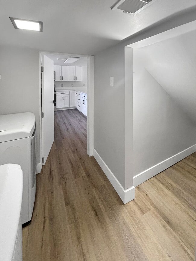 Building Photo - Welcome to this newly remodeled gem located in the heart of Collier, PA.