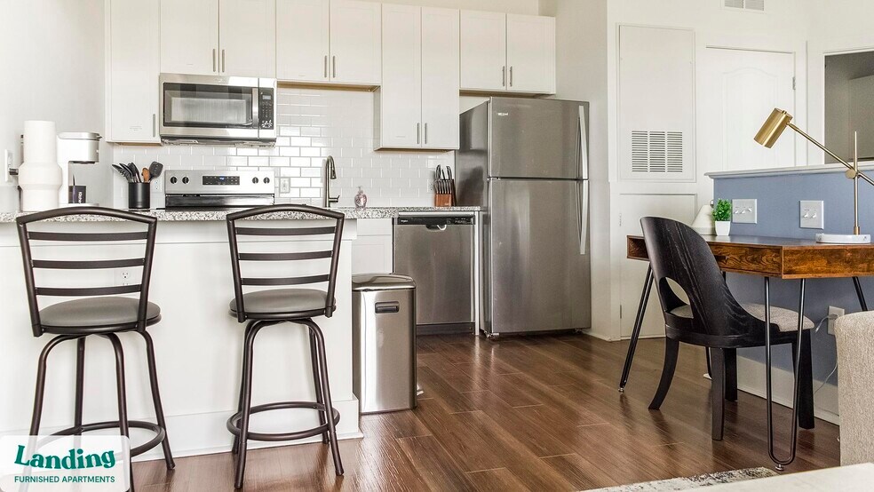 Building Photo - 901 Kelly Green Ln