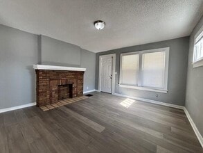 Building Photo - 1093 S Champion Ave