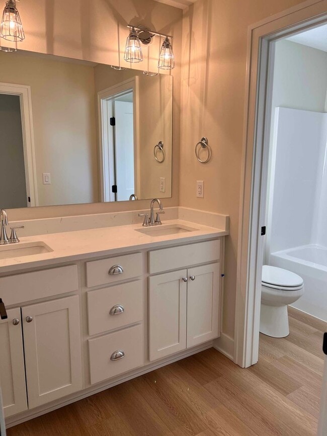 Building Photo - 470 S 91st St