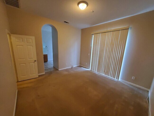 Building Photo - 7425 Malven Ave