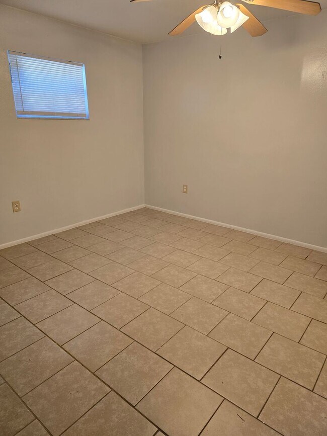 Building Photo - Spacious 4/2 in Lecanto!!!
