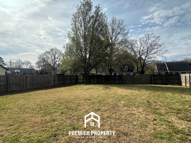 Building Photo - Charming 3BR/2BA Home in Bartlett Cove | Hardwood Floors, Fireplace & Fenced Yard