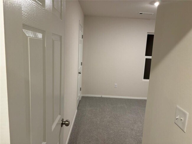 Building Photo - 801 S Katlyn Dr