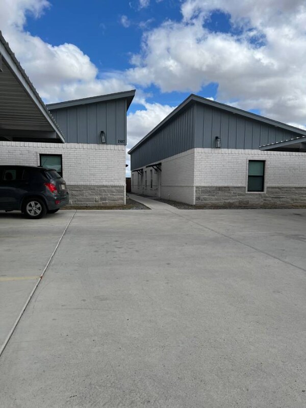 Building Photo - 1507 Playa Dr