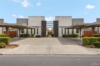 Building Photo - 15 West Dr