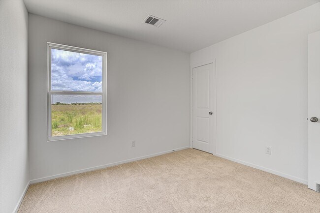 Building Photo - 390 LUCIA Way