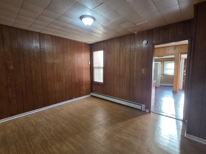 Building Photo - 301 S Logan Ave