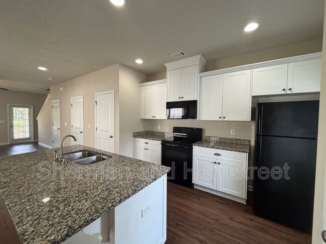 Building Photo - 404 Joiner Cir