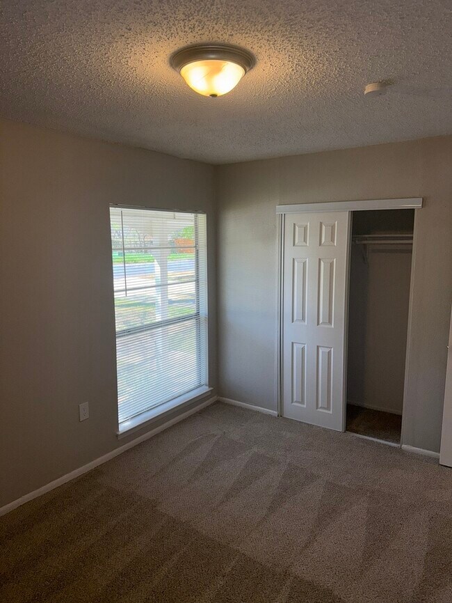 Building Photo - 6011 Little Brandywine Crk