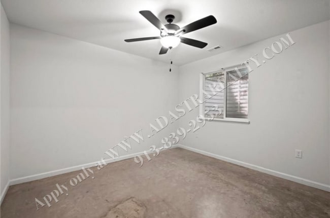 Building Photo - Like New Furnished Home in Lawrence Short Term Lease-Coming SOON!!