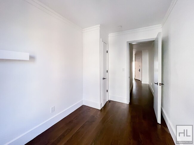 Building Photo - Carrol Gardens / Amazing Spacious 2-Bed 1-...