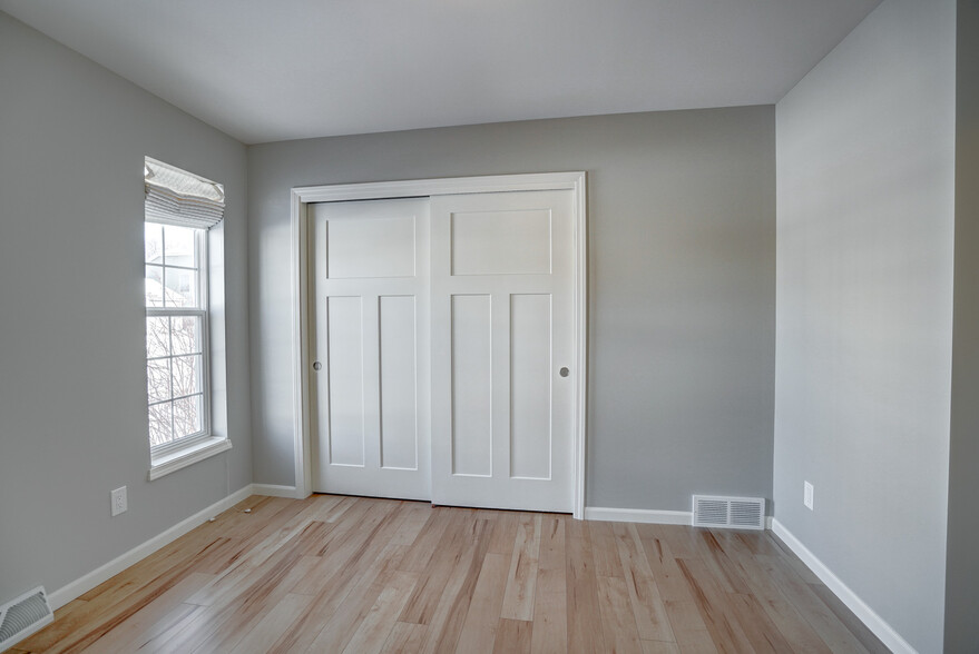 Bedroom 2 - 9121 Weatherstone Rd