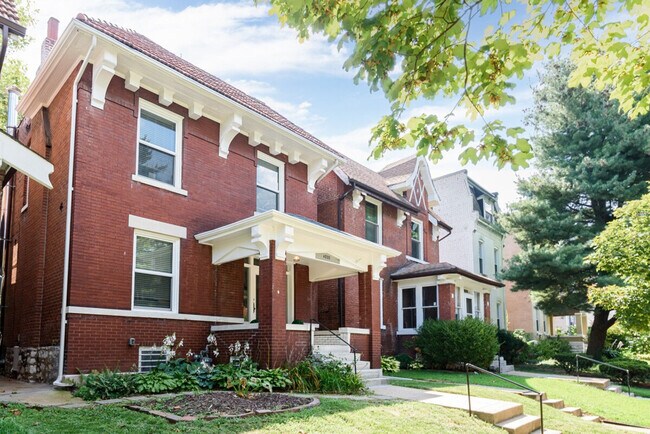 Building Photo - 3971 Juniata St