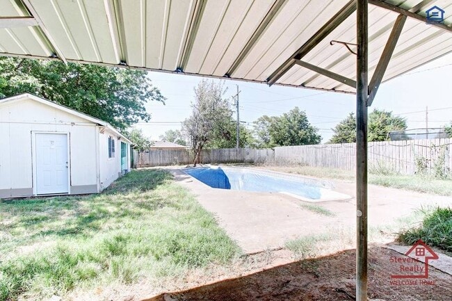 Building Photo - 4225 SE Elmhurst Ln