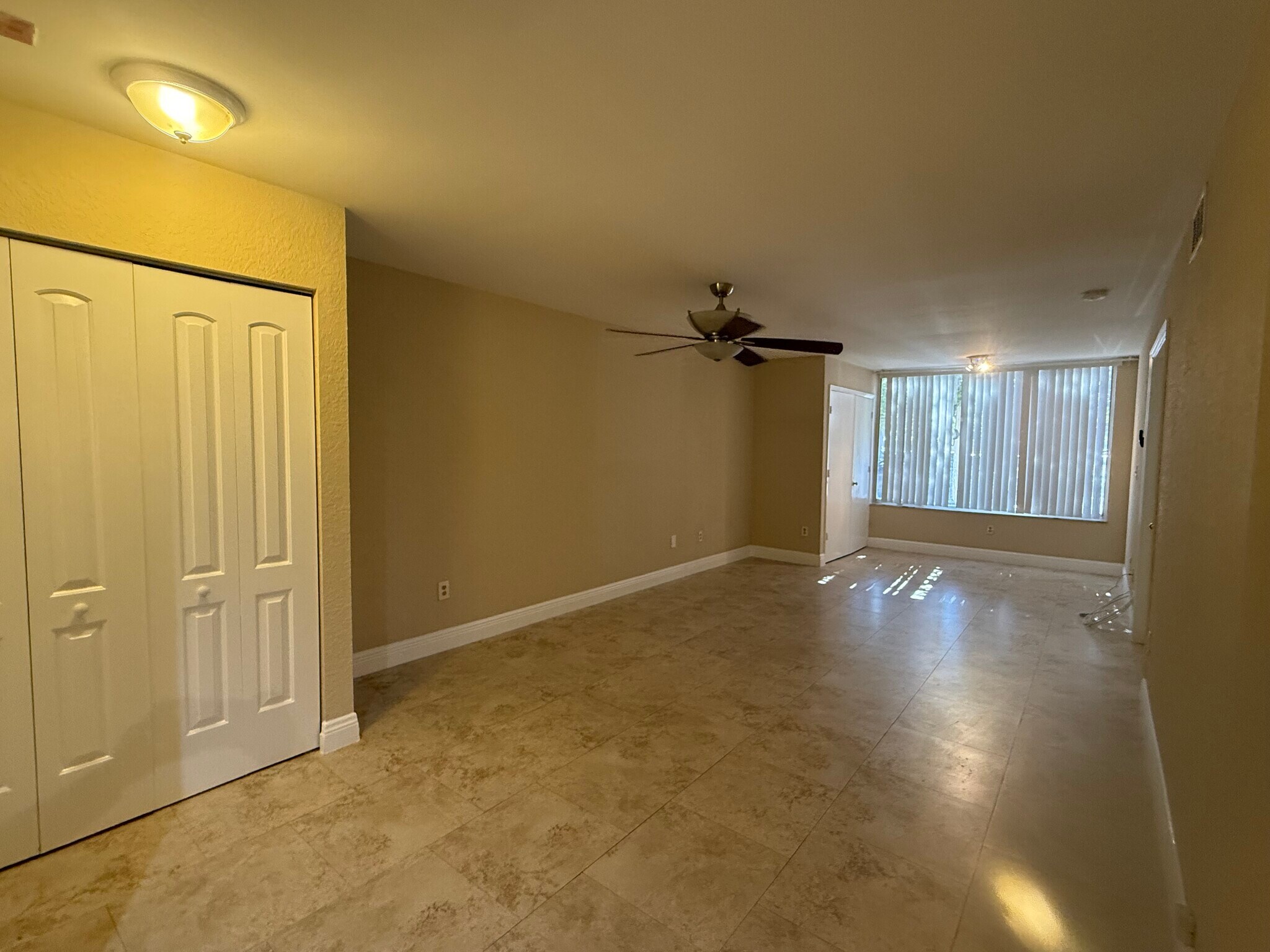 Building Photo - 2871 N Oakland Forest Dr