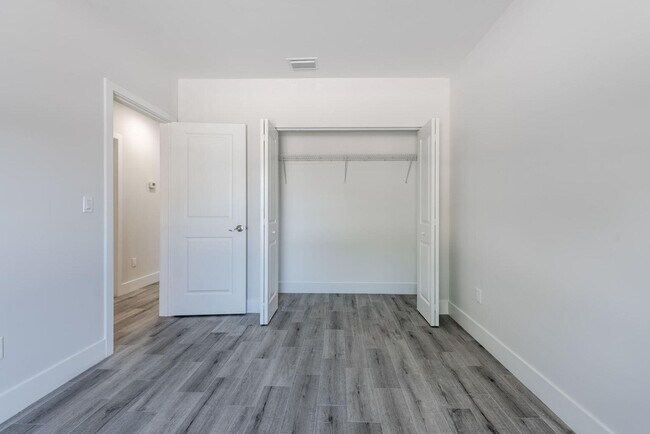 Building Photo - 1119 Osceola Dr
