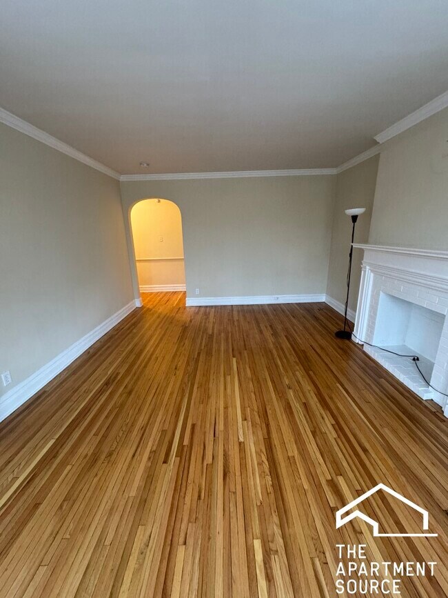 Building Photo - 2221 W Arthur Ave