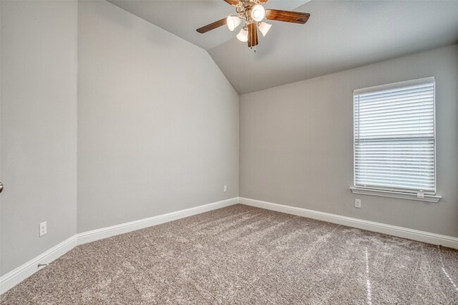 Building Photo - 207 Gardenia Dr