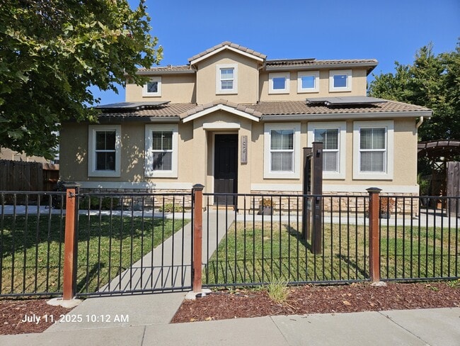 Primary Photo - 1927 Spoonbill Rd