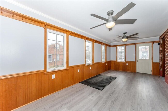 Building Photo - 116-118 Linden Avenue