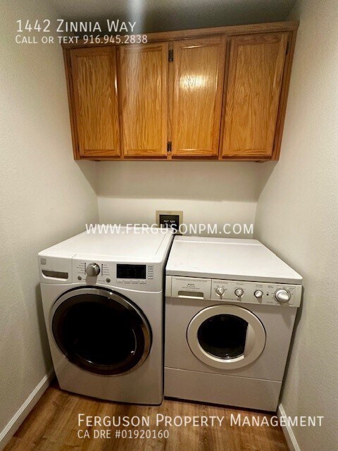 Building Photo - 1442 Zinnia Way