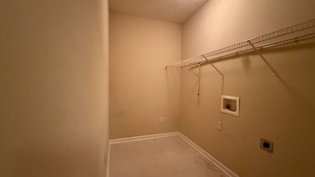Building Photo - 3 bedroom - 2 bathroom - Stonelake Townhom...