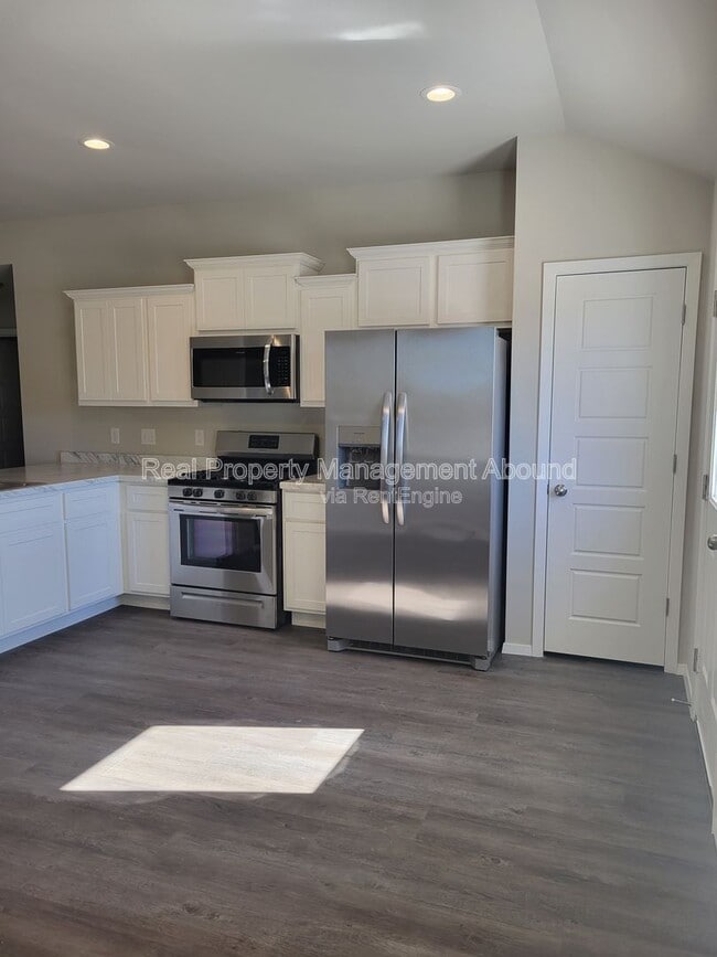 Building Photo - 7532 E 158th St S