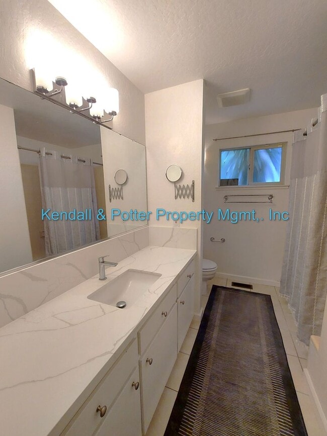 Building Photo - Spacious and Bright 3BR 2BA Seacliff Home - Close to the Beach!