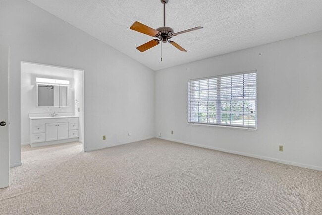 Building Photo - 604 Ocean Dunes Cir