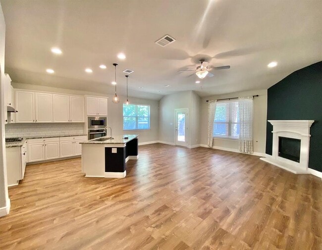 Primary Photo - 2212 Laurel Arbor Dr