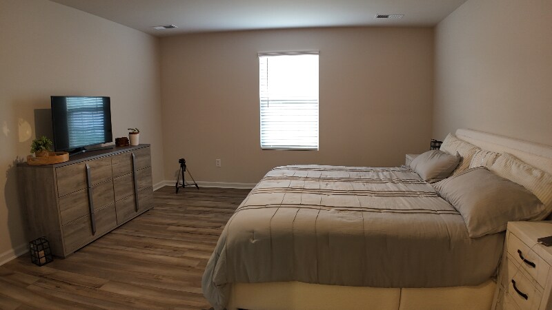 Building Photo - 214 Wintersweet Wy
